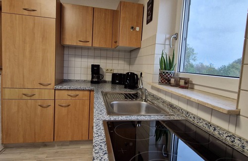 Nordenham Apartment | Frisch Renovierte Ferienwohnung an der Nordsee - 5min. Fahrt zum Strand