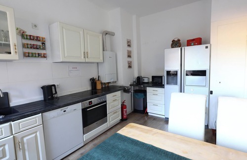 Siegburg Apartment | Frische Renovierte 3-zimmer-wohnung/10min vom ICE