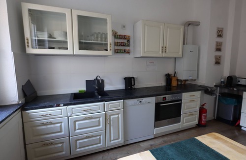 Siegburg Apartment | Frische Renovierte 3-zimmer-wohnung/10min vom ICE