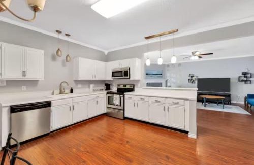 Frisco House | Frisco Castle 3BR, Garage Parking, Gated Backyard