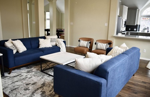 Frisco House | Frisco Newly Renovated Oasis