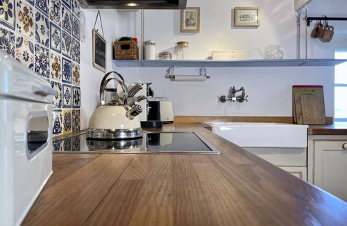 Hillgroven House | Frisian cottage on the sea dike