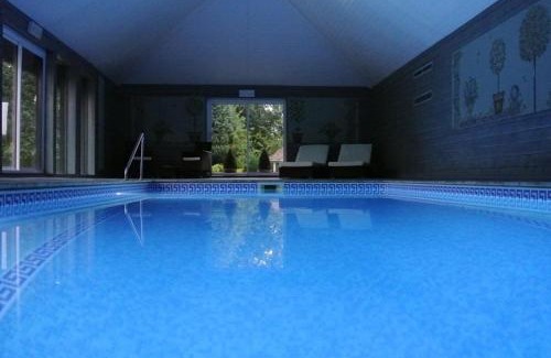 Faversham House | Frith Farm House Cottages