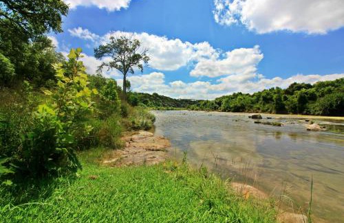 Wimberley House | Frog Cottage on the Blanco