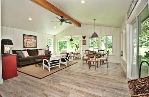 Wimberley House | Frog Cottage on the Blanco