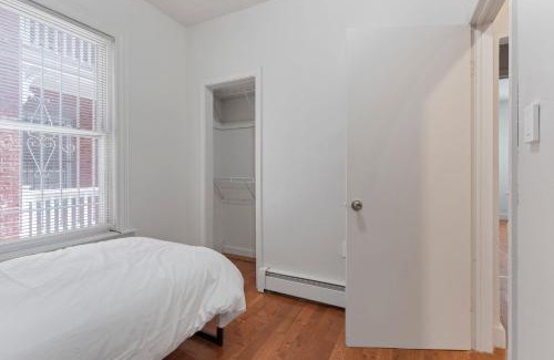 Hartford Apartment | Frog Hollow Red Door Retreat
