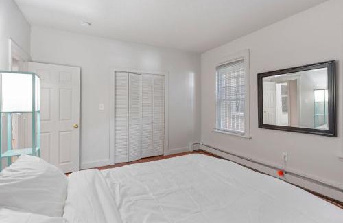 Hartford Apartment | Frog Hollow Red Door Retreat