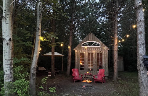 Prattsburgh Cabin | FROG HOUSE - ROMANTIC - OFF GRID - WINE TRAIL CABIN - Pet Friendly! 4 Seasons