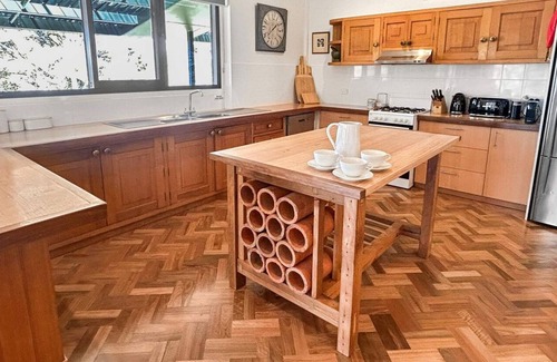 Jindabyne House | Frogmouth Hutte 4 bedroom house in bush surrounds
