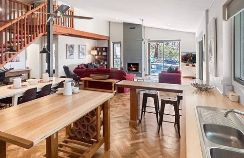 Jindabyne House | Frogmouth Hutte 4 bedroom house in bush surrounds