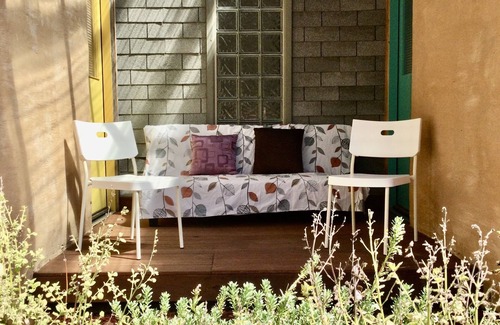 Mountain Bay Cottage | Frogsong Cottage YELLOW