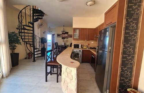 Corniche Road-Dahar Apartment | from 1 week: - 35% discount private roof terrace sea view pool free WiFi central