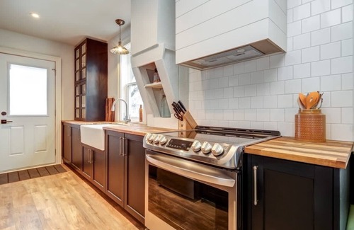 Picton Apartment | From HGTV! Marigold Suite in county farmhouse