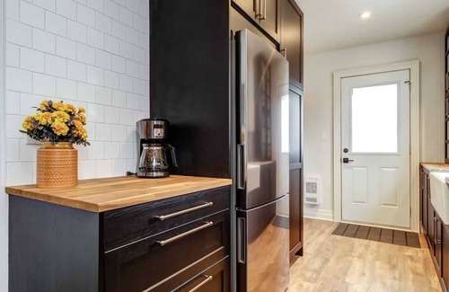 Picton Apartment | From HGTV! Marigold Suite in county farmhouse