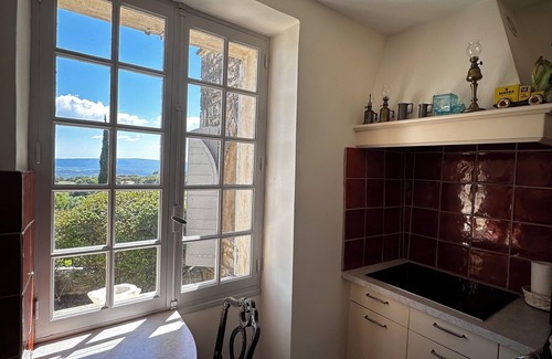 Murs House | From the top of its terraces and garden, breathtaking views of the Luberon