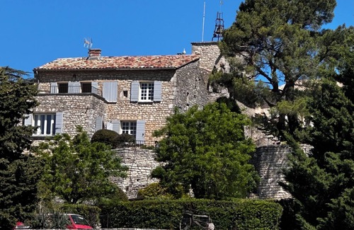 Murs House | From the top of its terraces and garden, breathtaking views of the Luberon