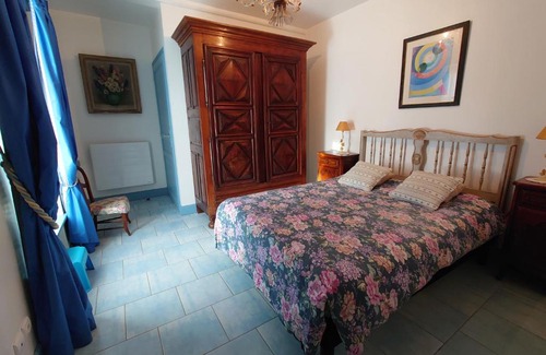 La Barre-de-Monts House | Fromentine Barre de Monts Demeure historique La Joséphine 1828 Trois Locations maisons indépendantes avec jardin clos 4 étoiles 3 CléVac 6 pers Très au calme Bienvenue aux animaux Moins 40 pour cent au mois hors saison