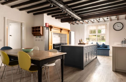 Bala House | FRON DDERW, pet friendly, character holiday cottage in Bala