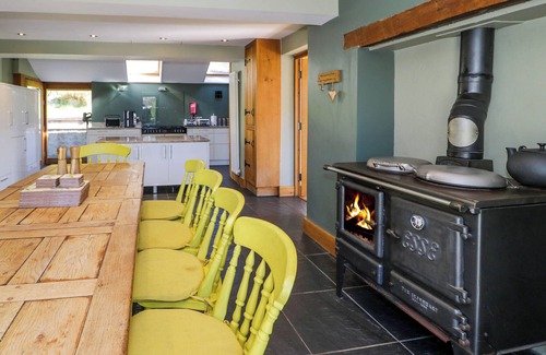 Abergele Cottage | FRON GOCH FARM, pet friendly, with open fire in Llanfair Talhaiarn