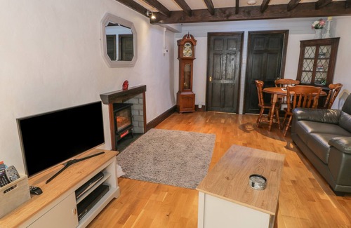 Brynrefail Cottage | FRON GOED, family friendly, country holiday cottage in Deiniolen