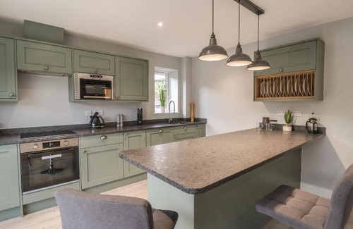 Ruthin House | Fron Haul - Gwennol