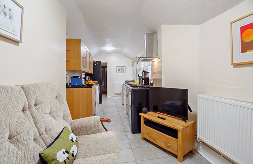 Tanygrisiau House | Fron Hyfryd - Three Bedroom House, Sleeps 6
