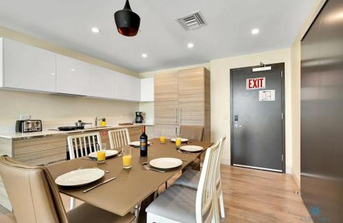 Hollywood Apartment | Front Bay View Terrace Rooftop Pool Near Beach