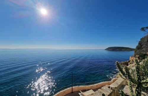 Torrenova House | Front Line Townhouse With Direct sea Access