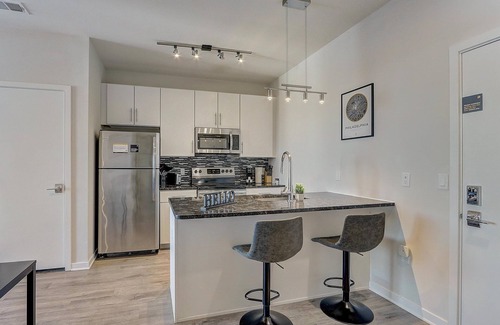 Brewerytown Apartment | Frontdesk | 1 BR Apt near Strawberry Mansion