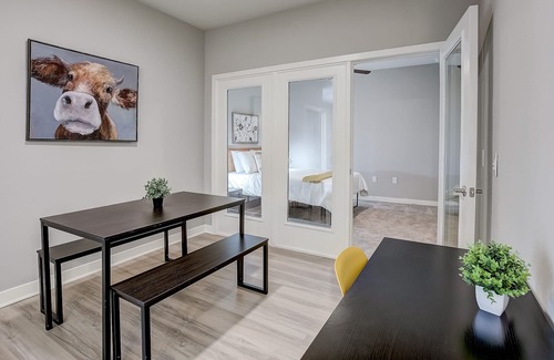 Highland Apartment | Frontdesk | 2 BR Apt near Wonderspaces Austin