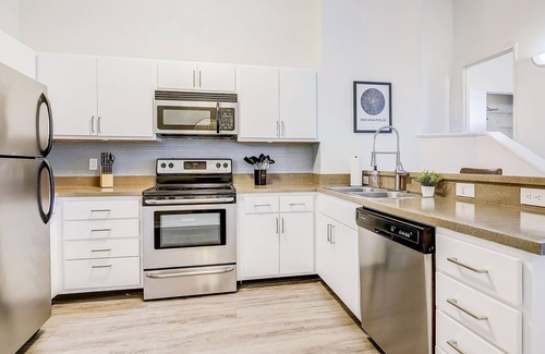 Mile Square Apartment | Frontdesk | 2 BR Apt by Kurt Vonnegut Museum