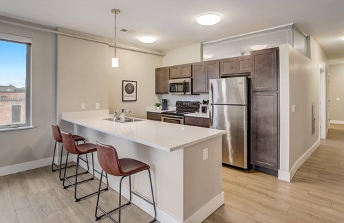 Cole-Noble District Apartment | Frontdesk | 2 BR Apt by Mile Square