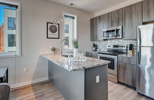 Brewerytown Apartment | Frontdesk | 2 BR Apt near Discovery Center