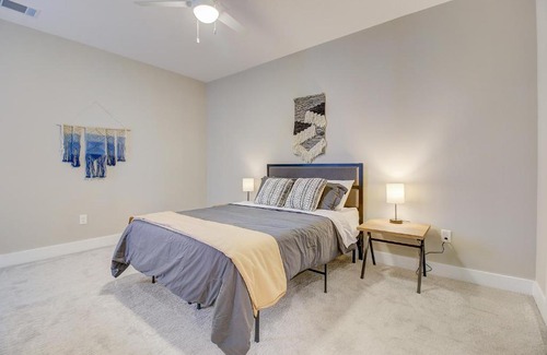 Fourth Ward Apartment | FRONTDESK 500 West Trade Apts Fourth Ward Charlotte