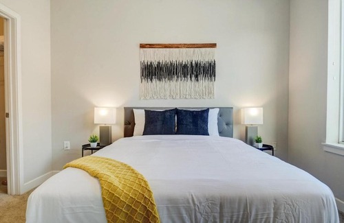 Fletcher Place Apartment | FRONTDESK 531 Virginia Ave Apts Downtown Indianapolis