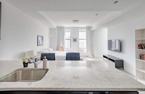 East Hyde Park Apartment | FRONTDESK Debonair Studio Apt with City View
