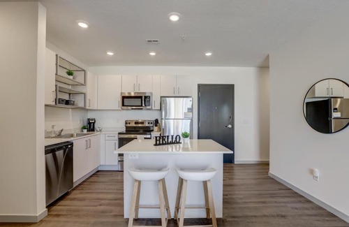 Downtown Lincoln Apartment | FRONTDESK Downtown Lincoln Apts near UNL and Haymarket Square