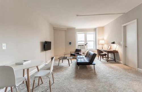East Hyde Park Apartment | FRONTDESK Historic 2 BR Apt by Jackson Park