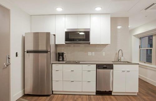 Hanover Place Apartment | FRONTDESK Midtown Studio Apt near KC Nightlife