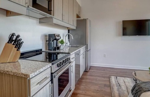 Avondale Apartment | Frontdesk | Modern Studio Apt near UAB Hospitals