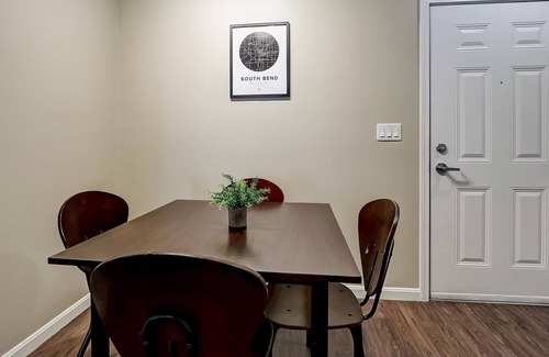 Roseland Apartment | Frontdesk | Open 2 BR Apt near Downtown South Bend
