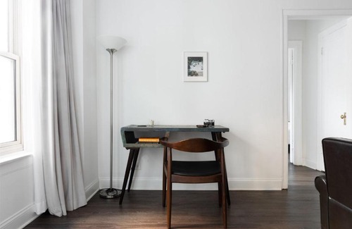 East Hyde Park Apartment | FRONTDESK Refreshed 1BR Apt in Hyde Park