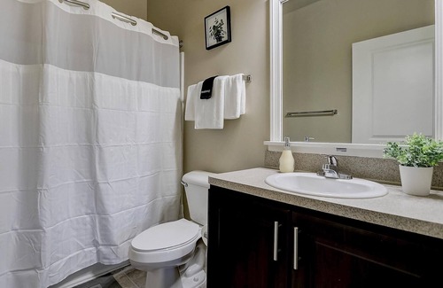 Roseland Apartment | Frontdesk | Roseland 2 BR Near ND