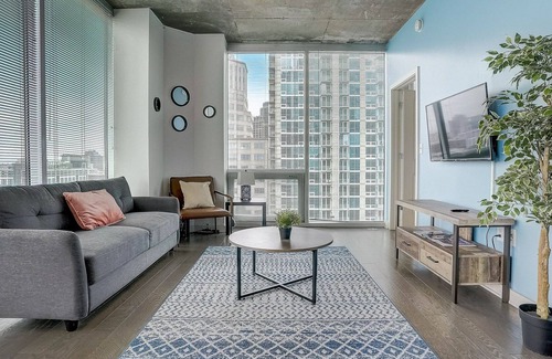 Charlotte Center City Apartment | Frontdesk | Stunning 2BR Apt High-Rise in Uptown