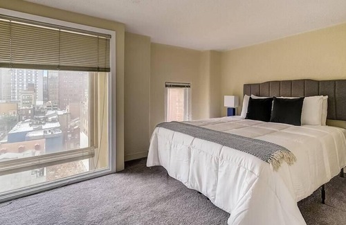 Gayborhood Apartment | Frontdesk | Sunny 2 BR loft in Washington Square