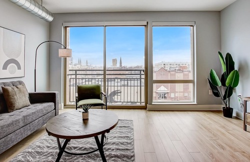 Cole-Noble District Apartment | FRONTDESK The E'laan Apts Downtown Indianapolis