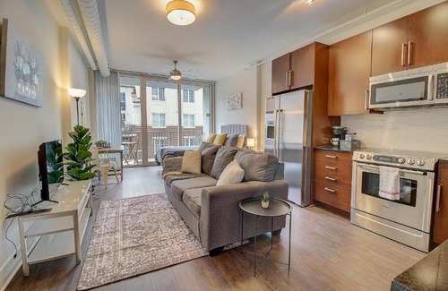 Fourth Ward Apartment | FRONTDESK The VUE Apts Uptown Charlotte