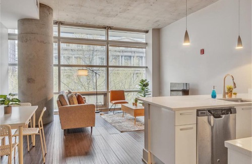 Downtown St. Louis Apartment | FRONTDESK Tower at OPOP Apts Downtown St Louis