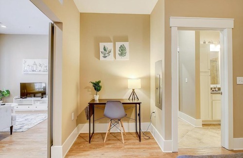 Commonwealth Apartment | FRONTDESK Village at Commonwealth Apts Plaza Midwood Charlotte