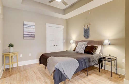 Commonwealth Apartment | FRONTDESK Village at Commonwealth Apts Plaza Midwood Charlotte